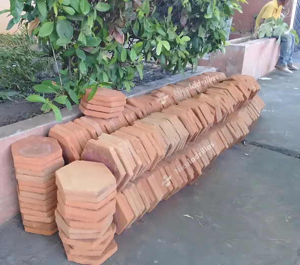 Entrega de pisos de barro artesanal en Nicaragua