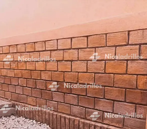 pared hecha de bloque de barro en el occidente de Nicaragua.