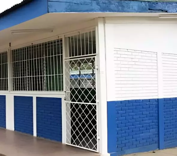 gobierno de nicaragua construye escuelas con ladrillo cuarteron