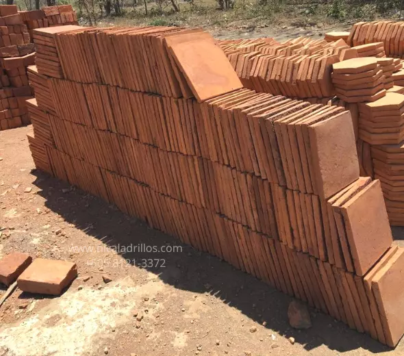 Ladrillo Cuadrado de Barro para piso de rancho tipico