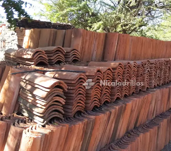 teja nicaragüense hecha de barro